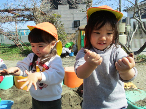 お外遊び楽しいな♪